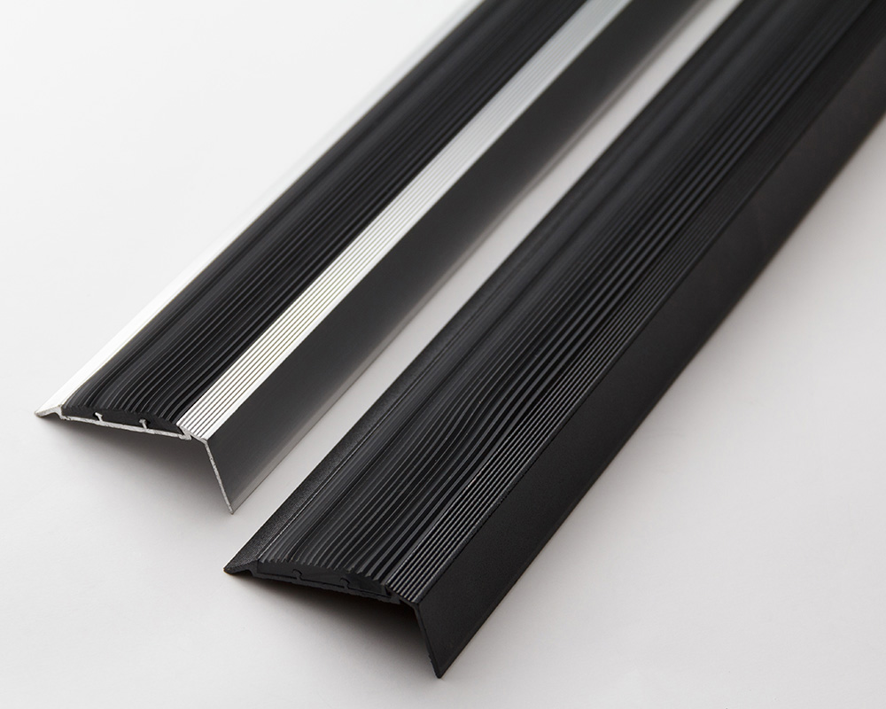 Порог угловой ПУ 70.2700.001ж. Без покрытия