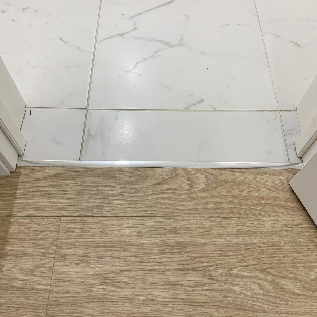 Алюминиевый  профиль ПТ-26 (658)  серебро/мат2,7 м